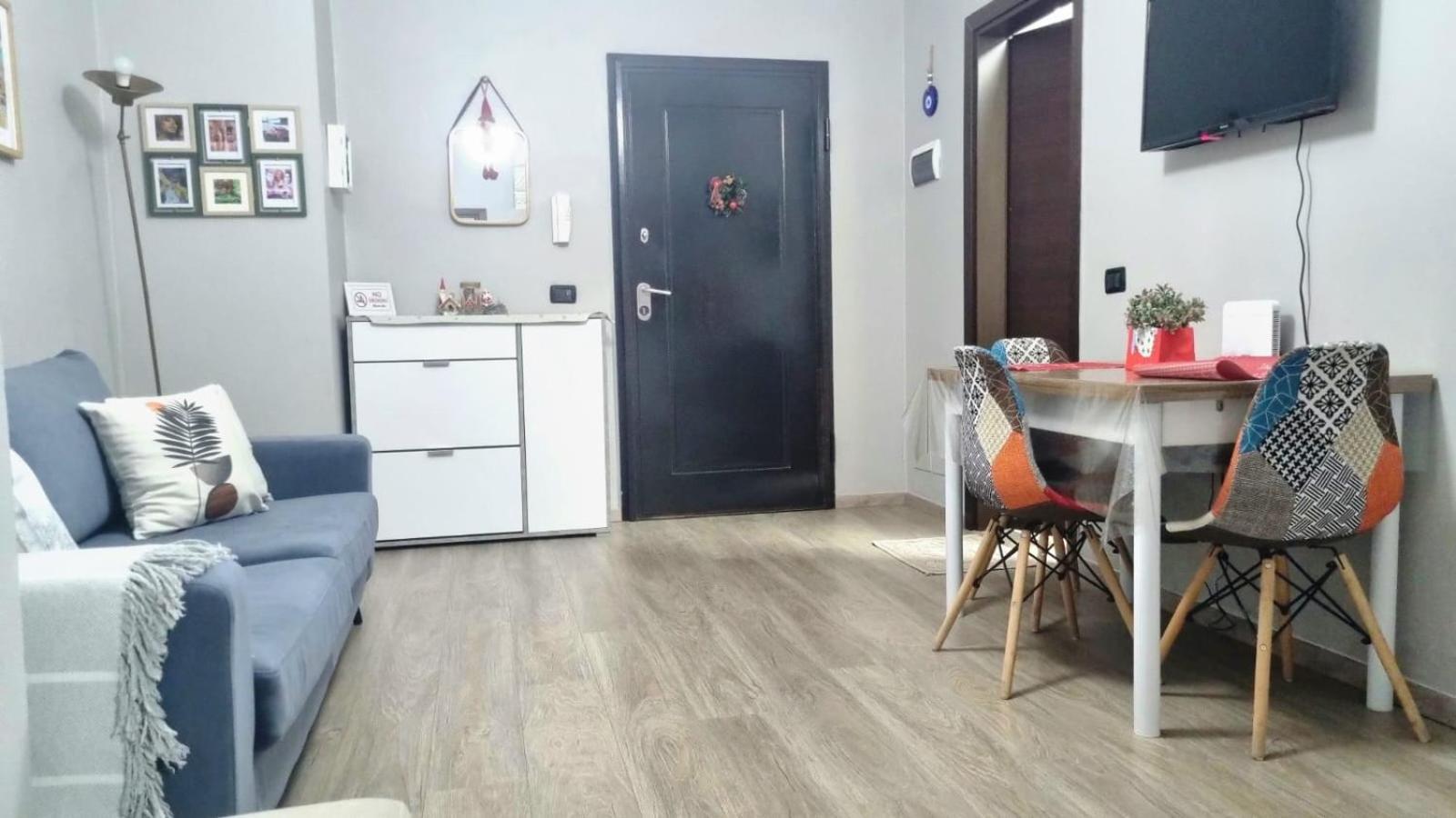 Nevila'S Apartment Tirana Esterno foto