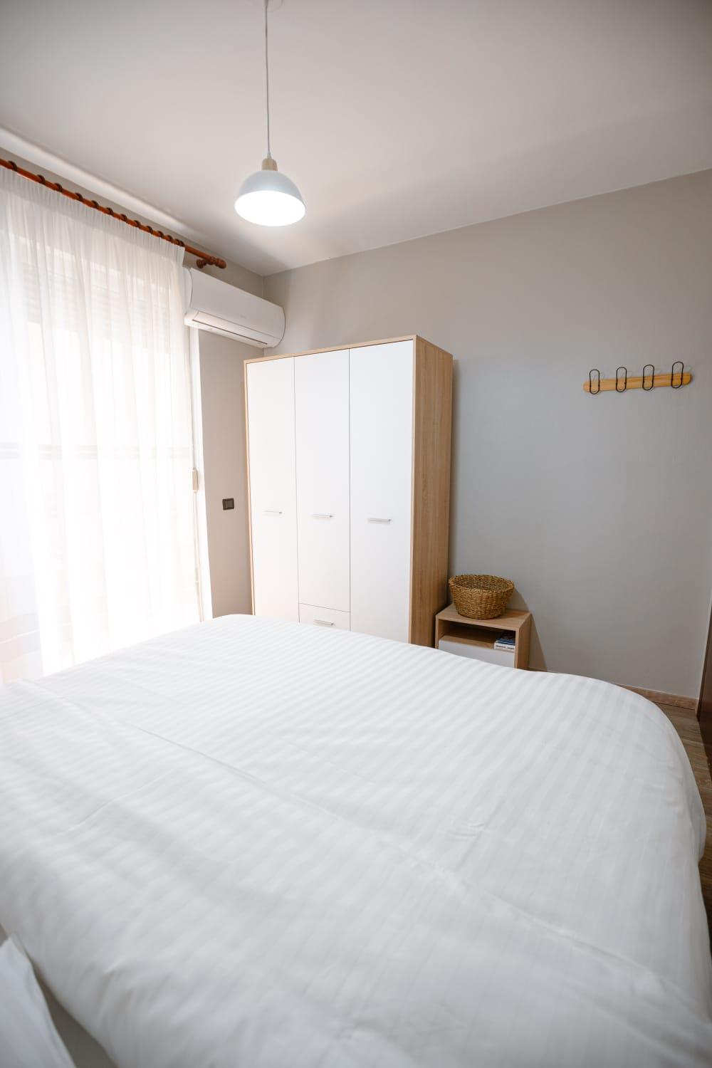 Nevila'S Apartment Tirana Esterno foto
